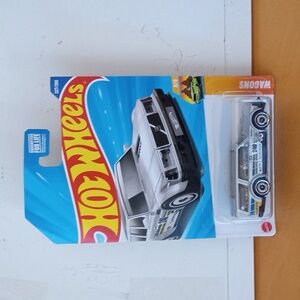 Hot Wheels Volvo 240 Drift Wagon